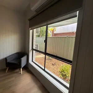  Motel Burrum Tavern